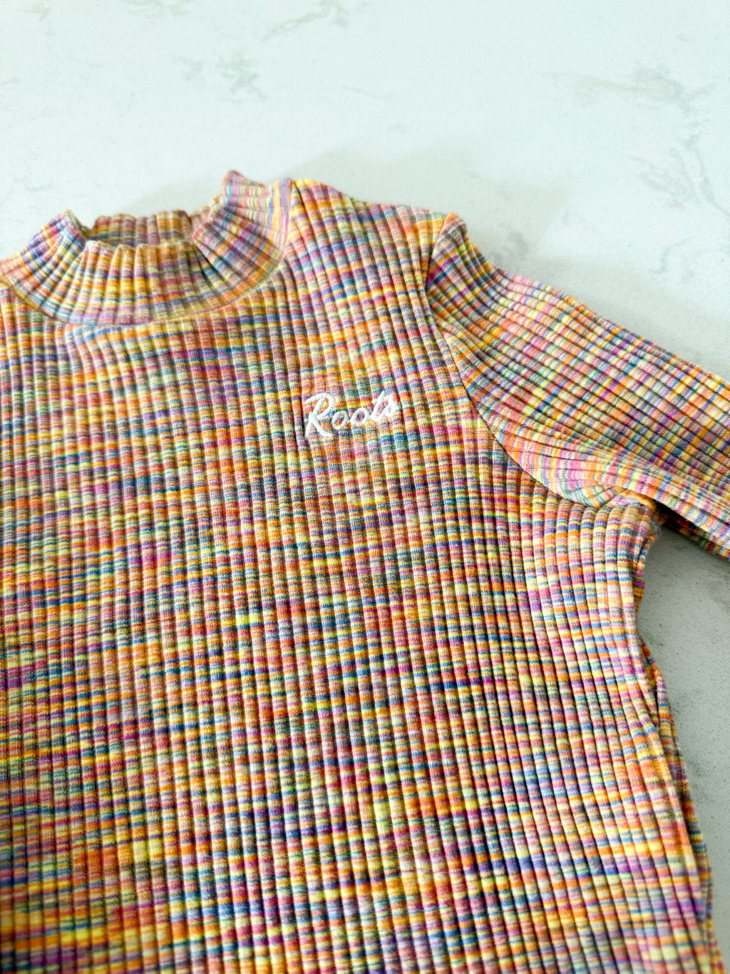Roots- 4T- VGUC- ribbed multicoloured long sleeve high collar shirt with embroidered Roots logo
