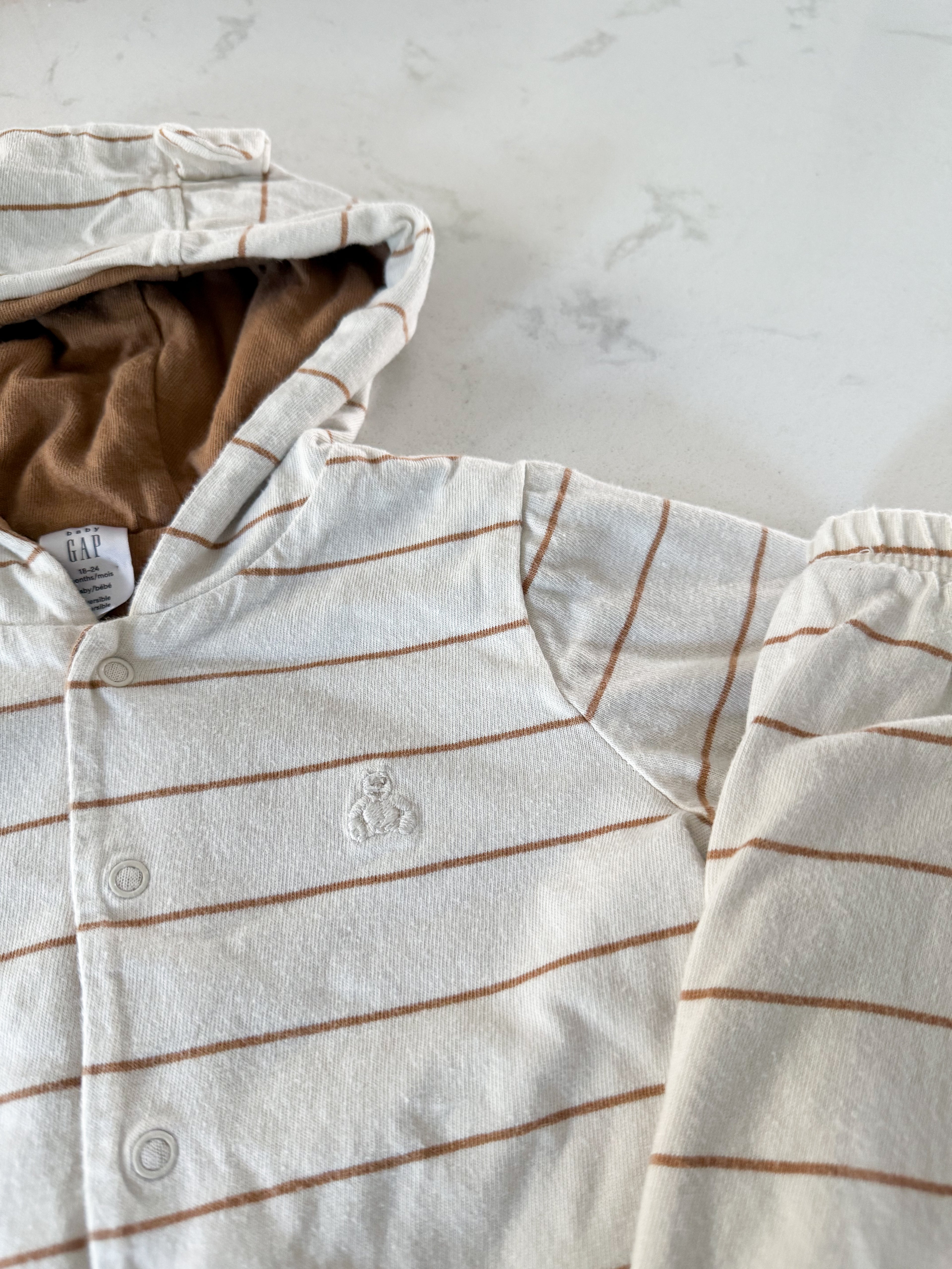 Gap- 18-24m- GUC- cream coloured two piece set with thin brown stripes