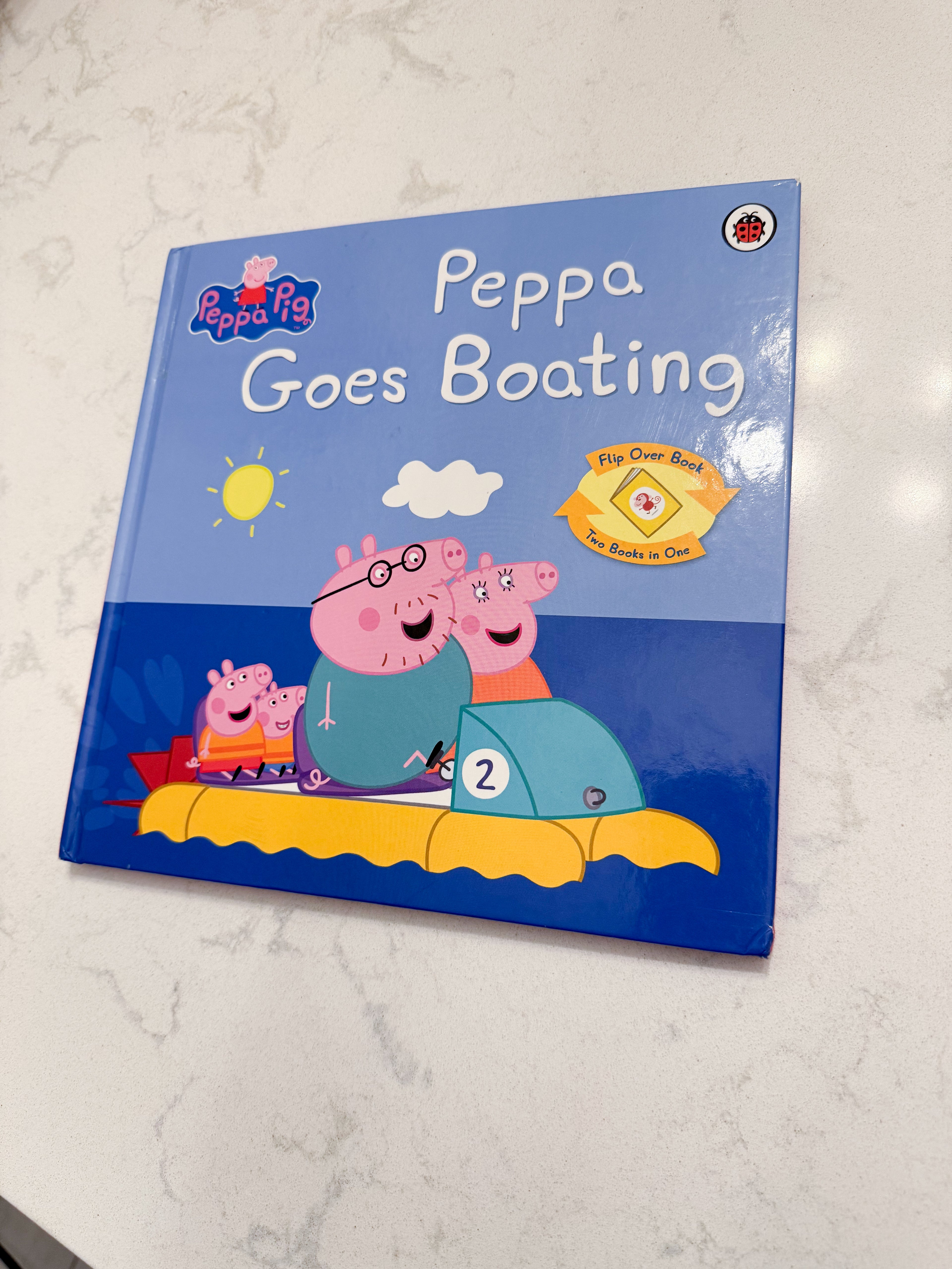 Peppa Pig- reversible 2 in 1 book- PLAY
