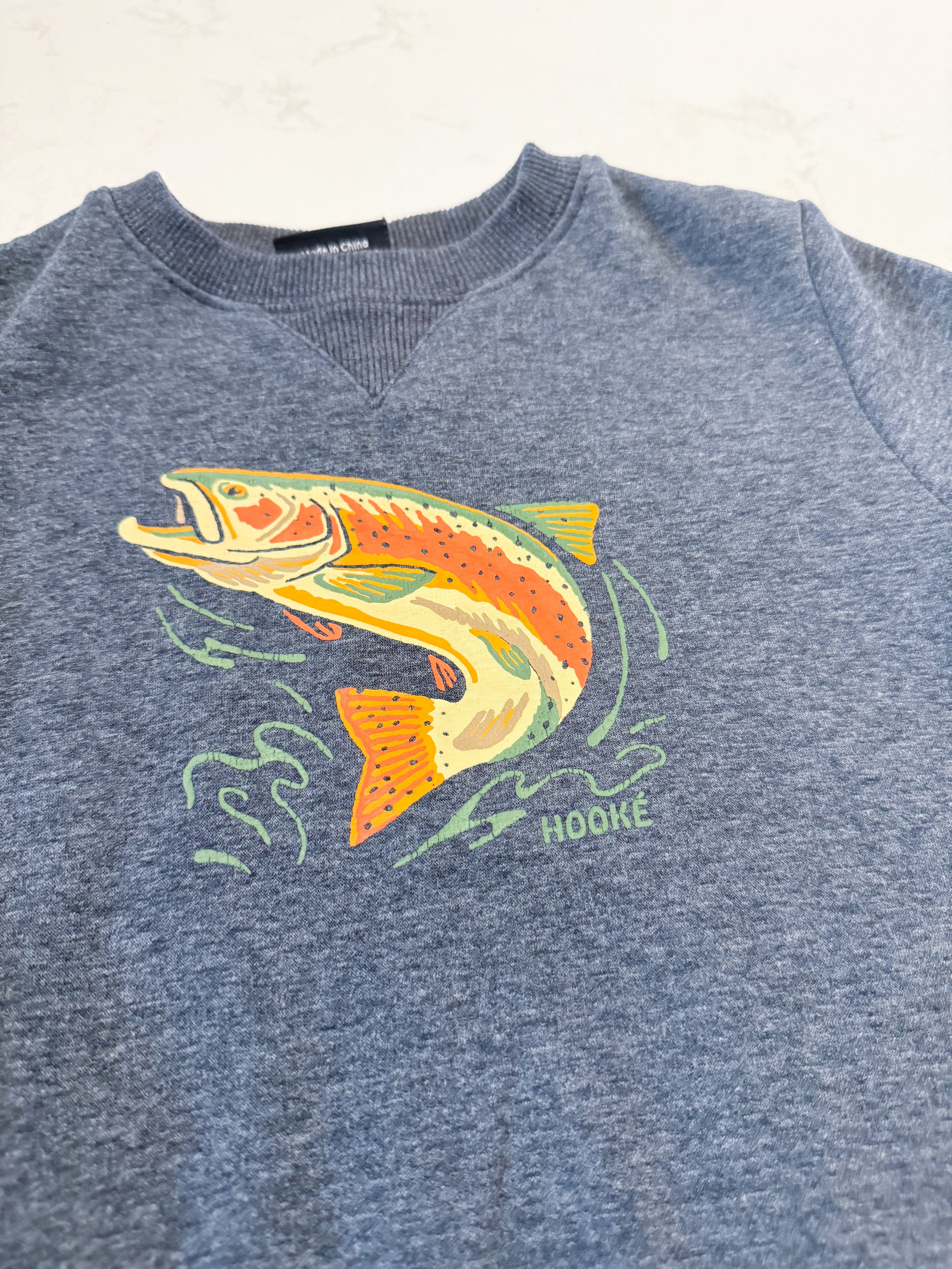 Hooké- 5T- VGUC- grey crewneck with fish graphic