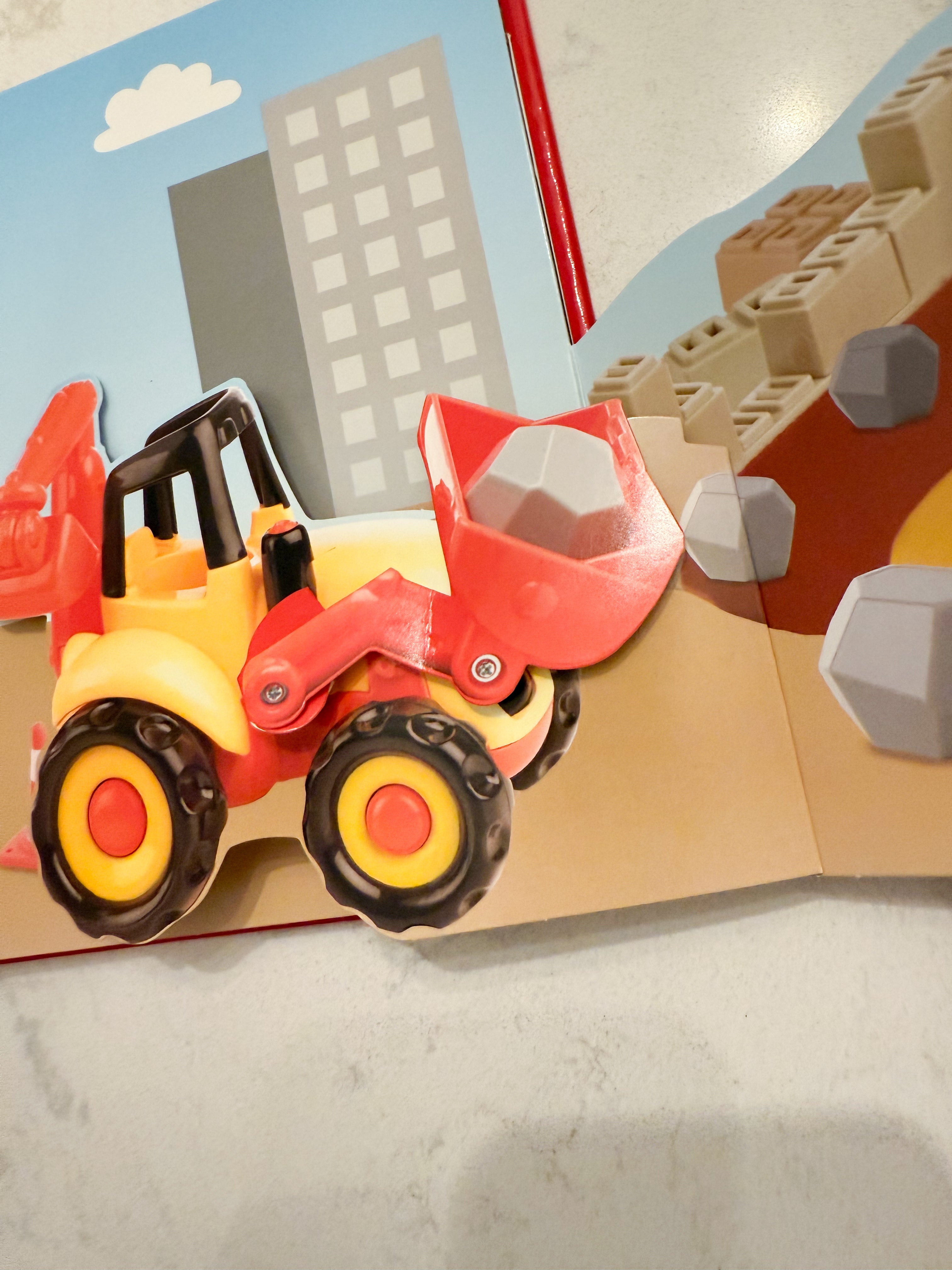 Pop up book- things that go- PLAY