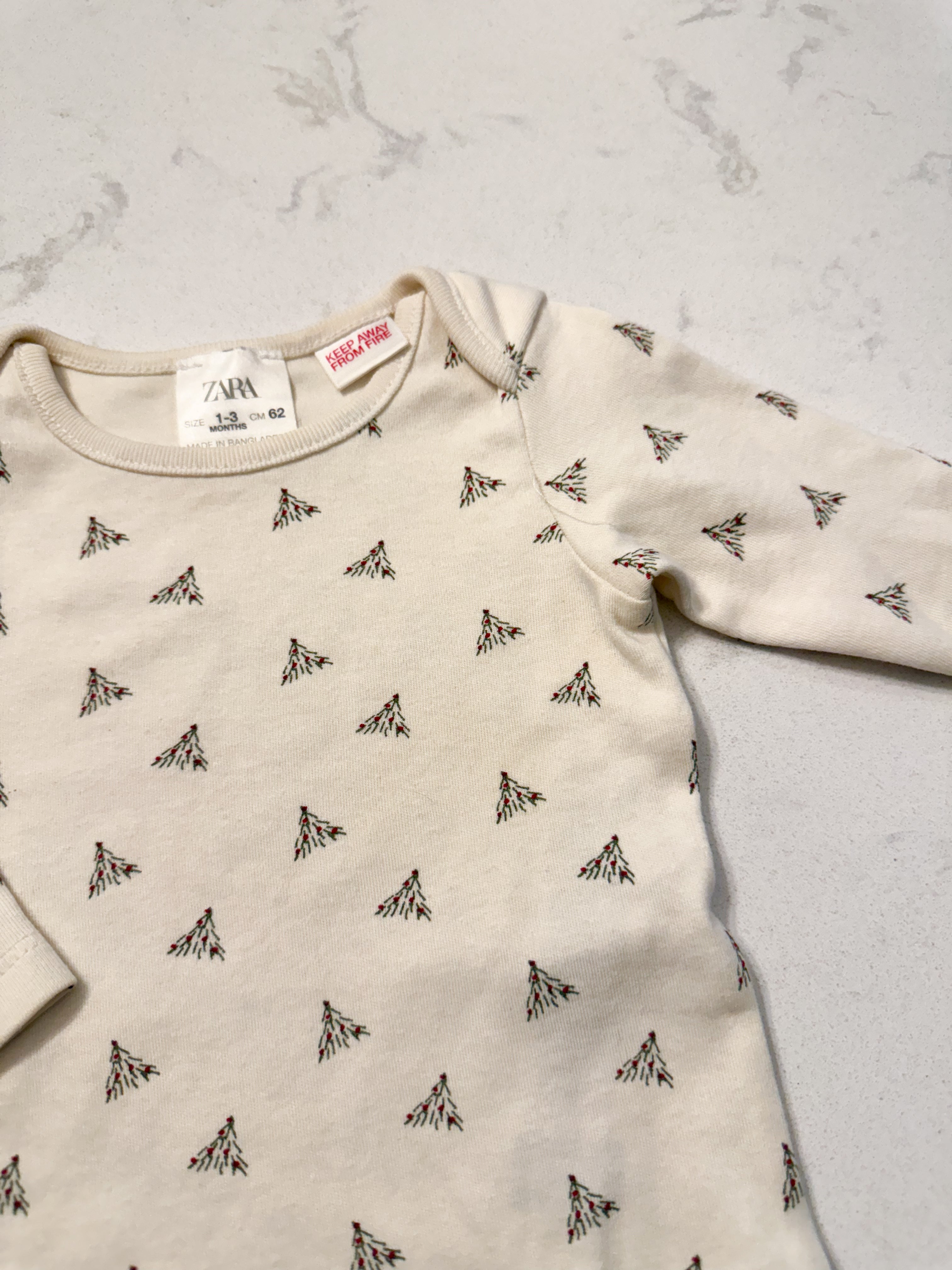 Zara- 1-3m- GUC- cream coloured bodysuit with minimalist trees