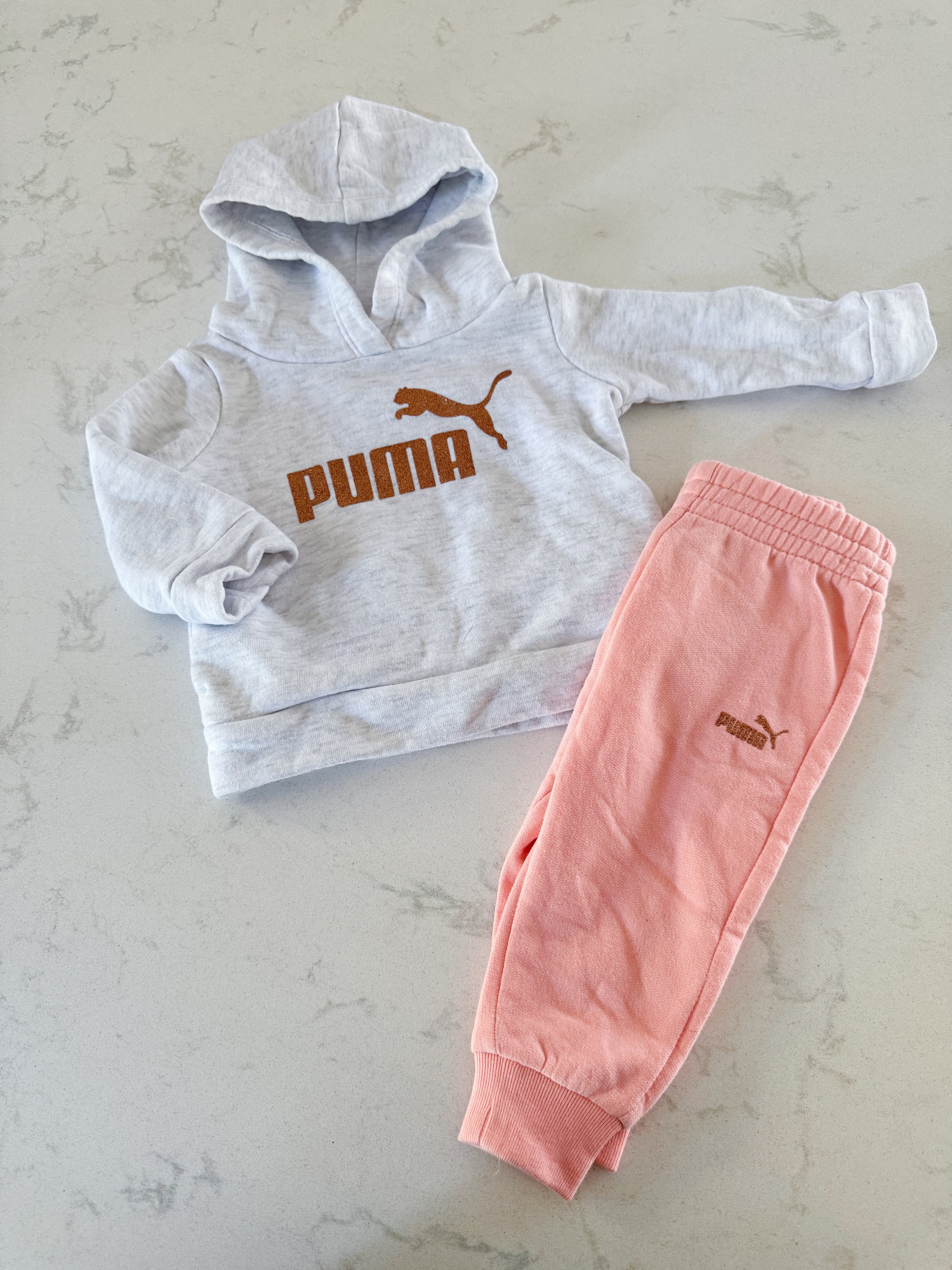 Puma-3-6m- VGUC- greyish white and pink sweat set