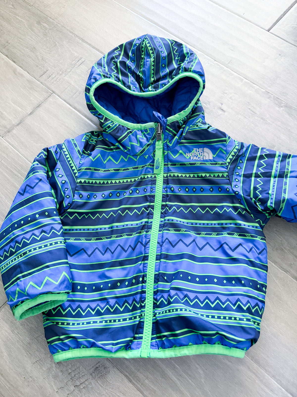 The North Face- 2T- VGUC- reversible blue thin quilted jacket with neon green accents