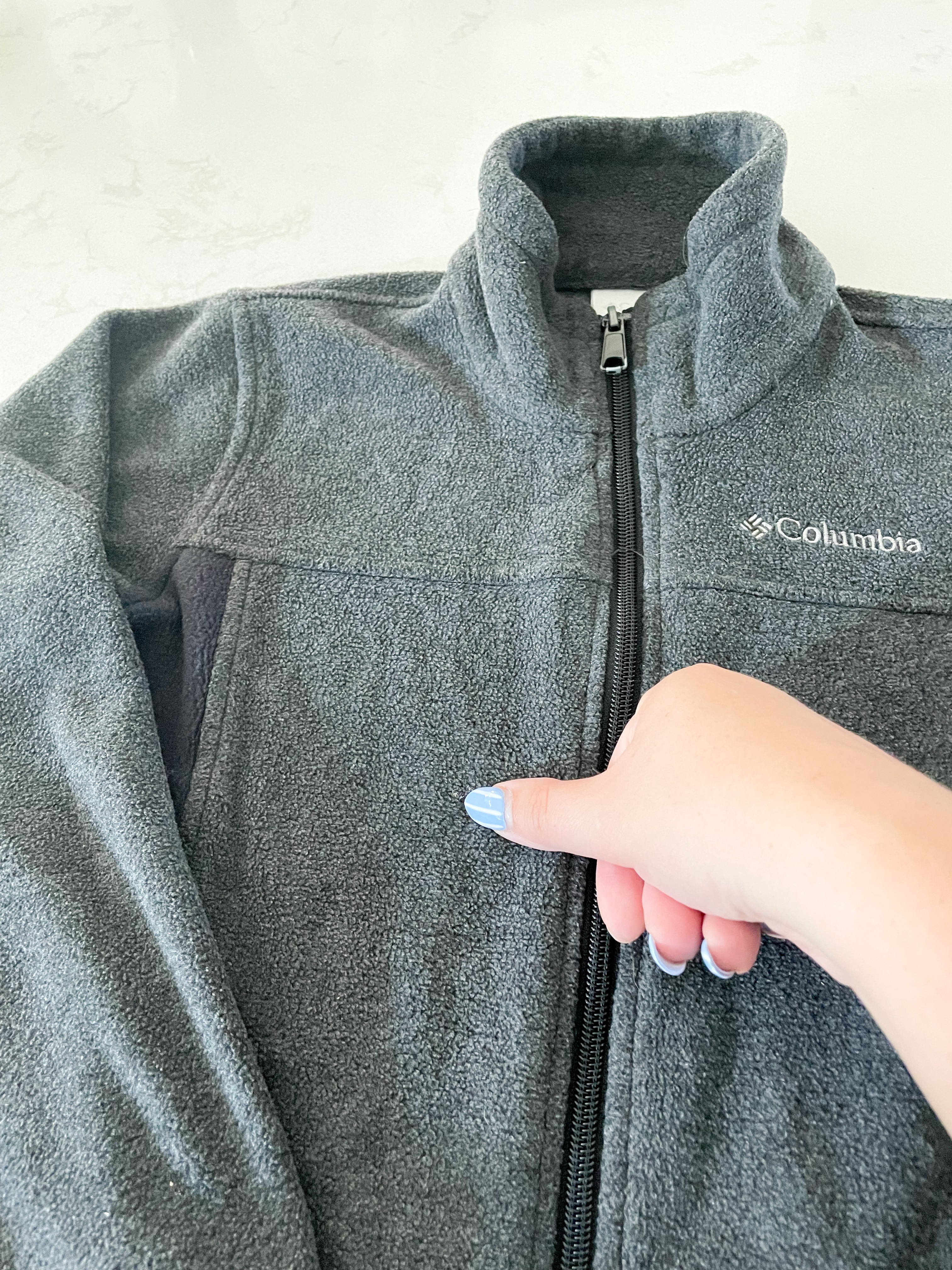 Columbia- 8Y- dark grey zip up