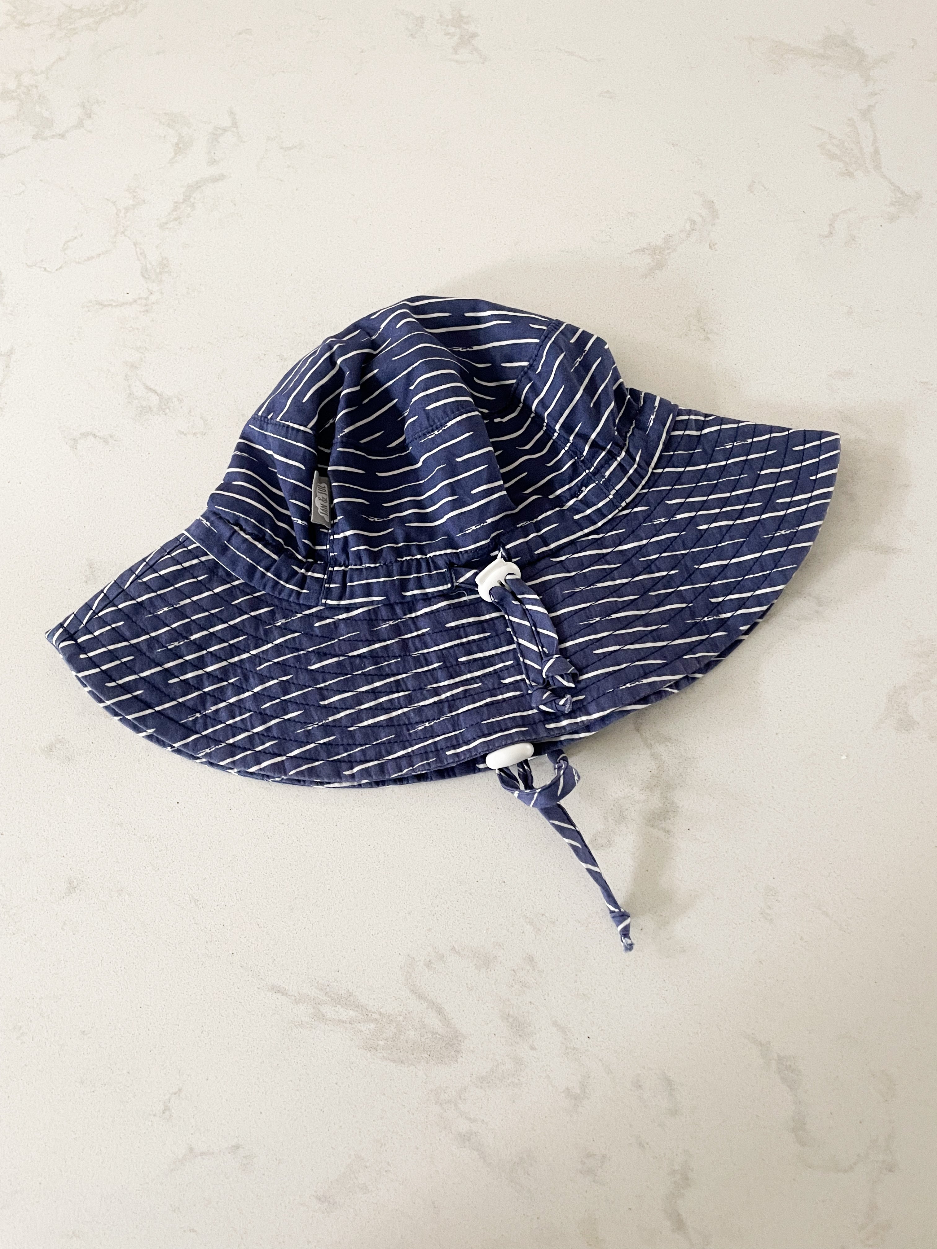 Jan and Jul- M (6-24m)- GUC- blue with white stripes