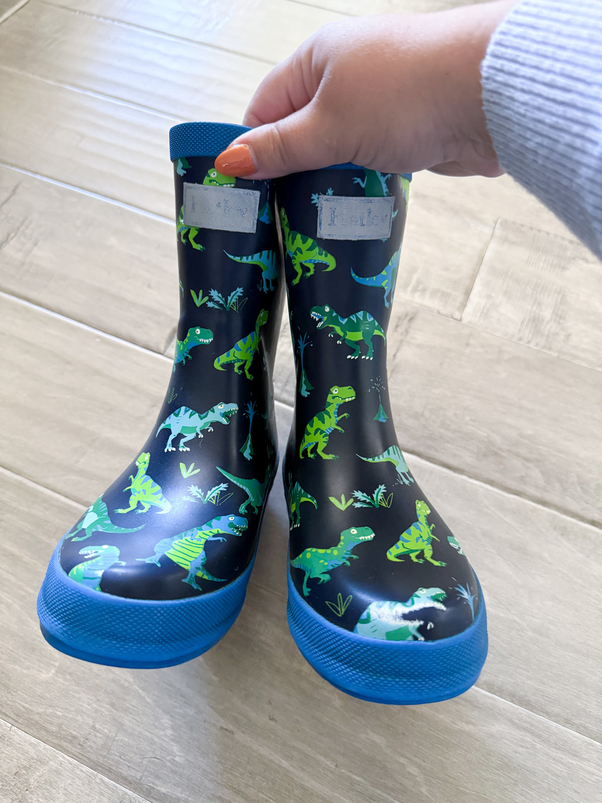 Hatley- 13C- GUC- blue rain boots with green dinosaur pattern
