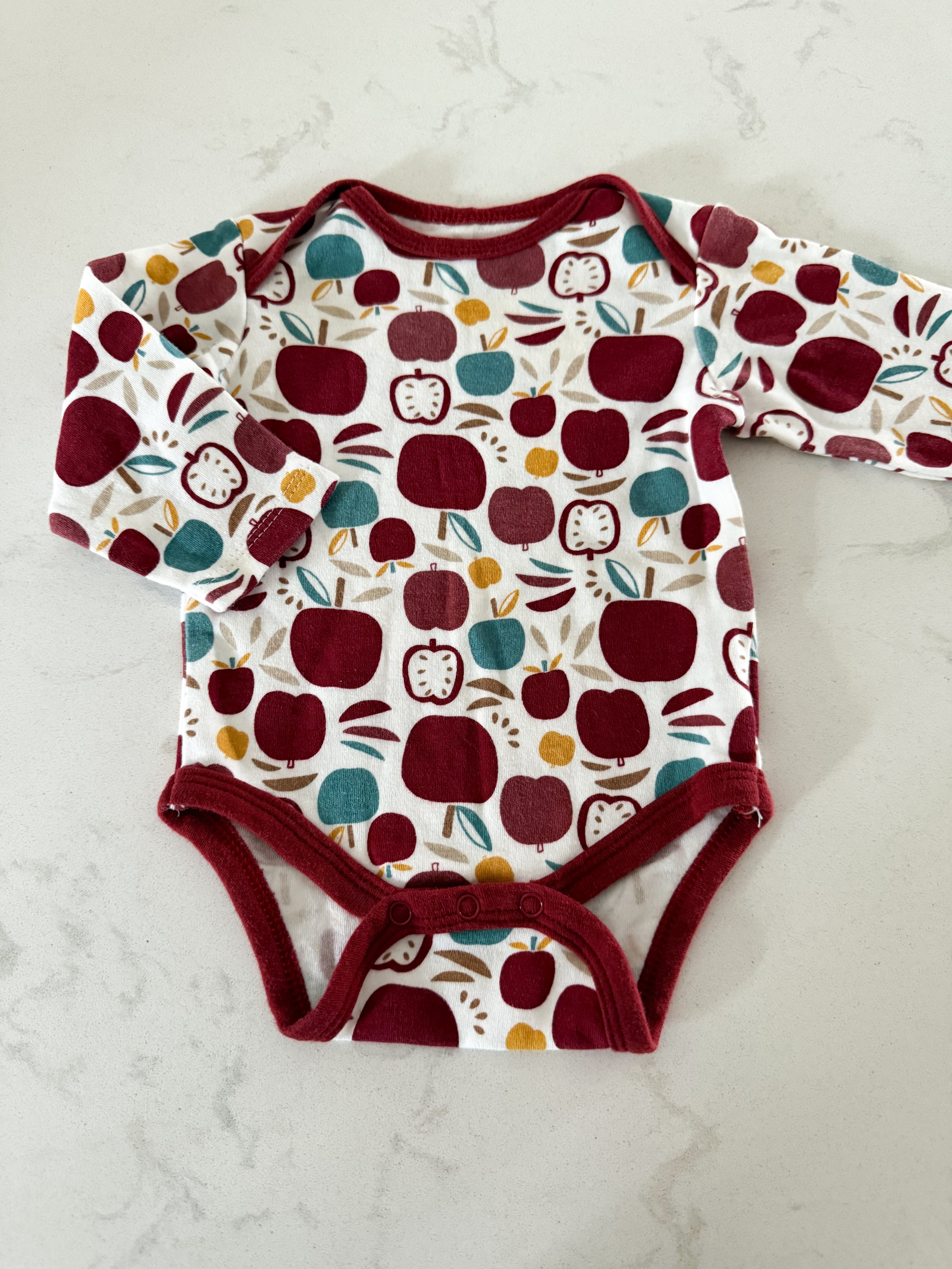 Chick Pea-3-6m- GUC- bodysuit with apples
