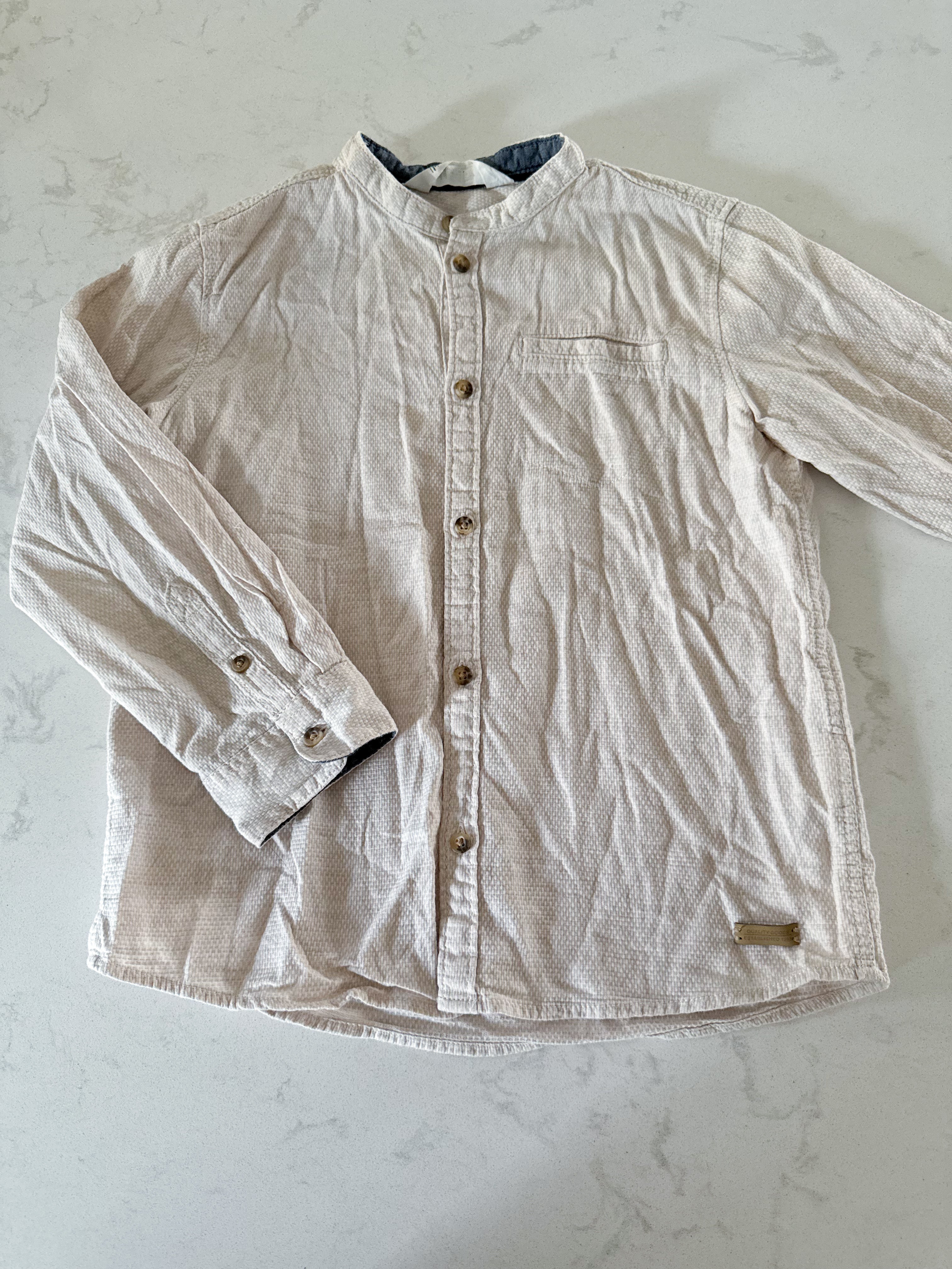 H&M- 6Y- VGUC- beige button up dress shirt