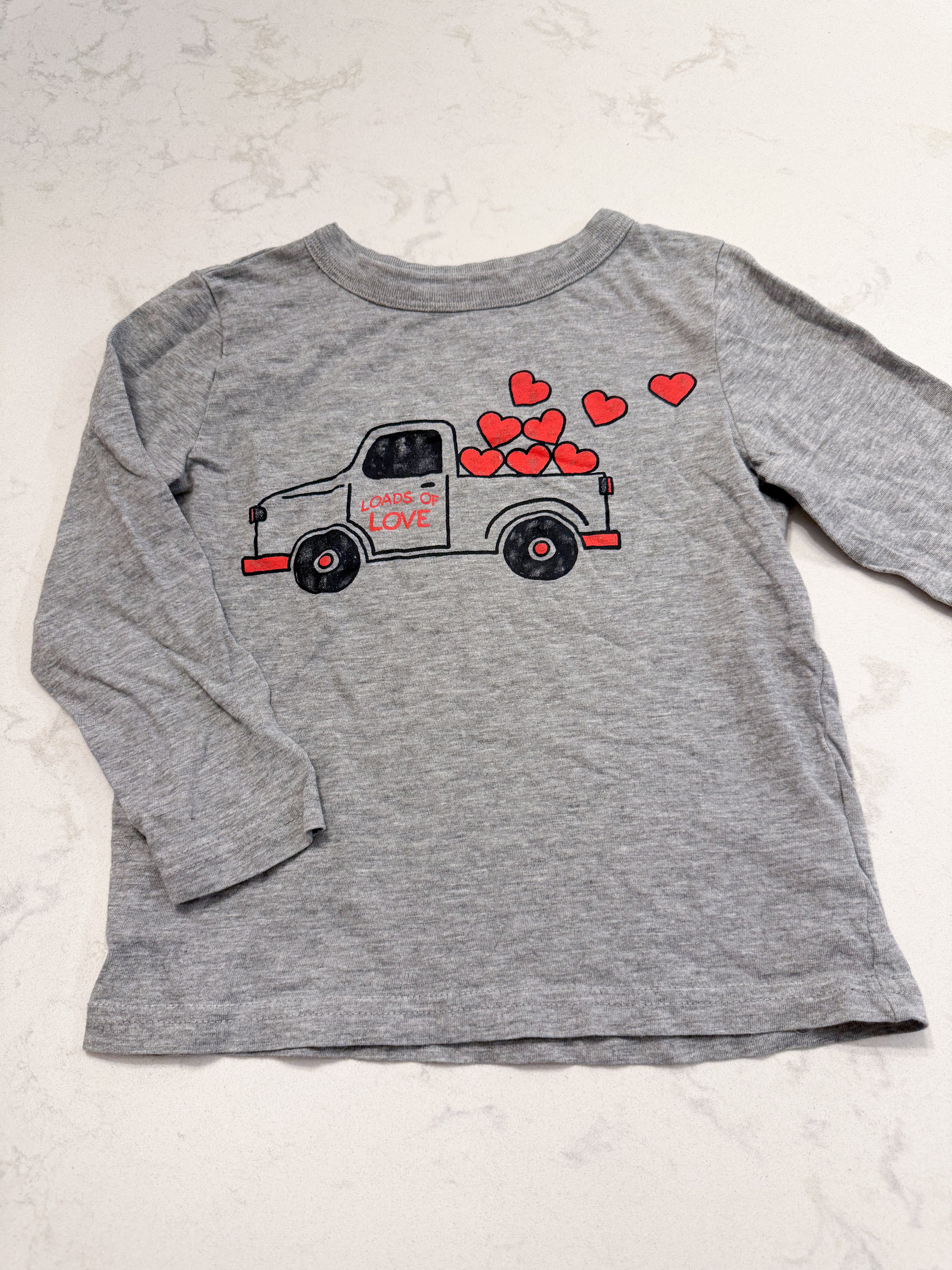Joe Fresh- 4T- VGUC- grey long sleeve shirt with truck carrying hearts