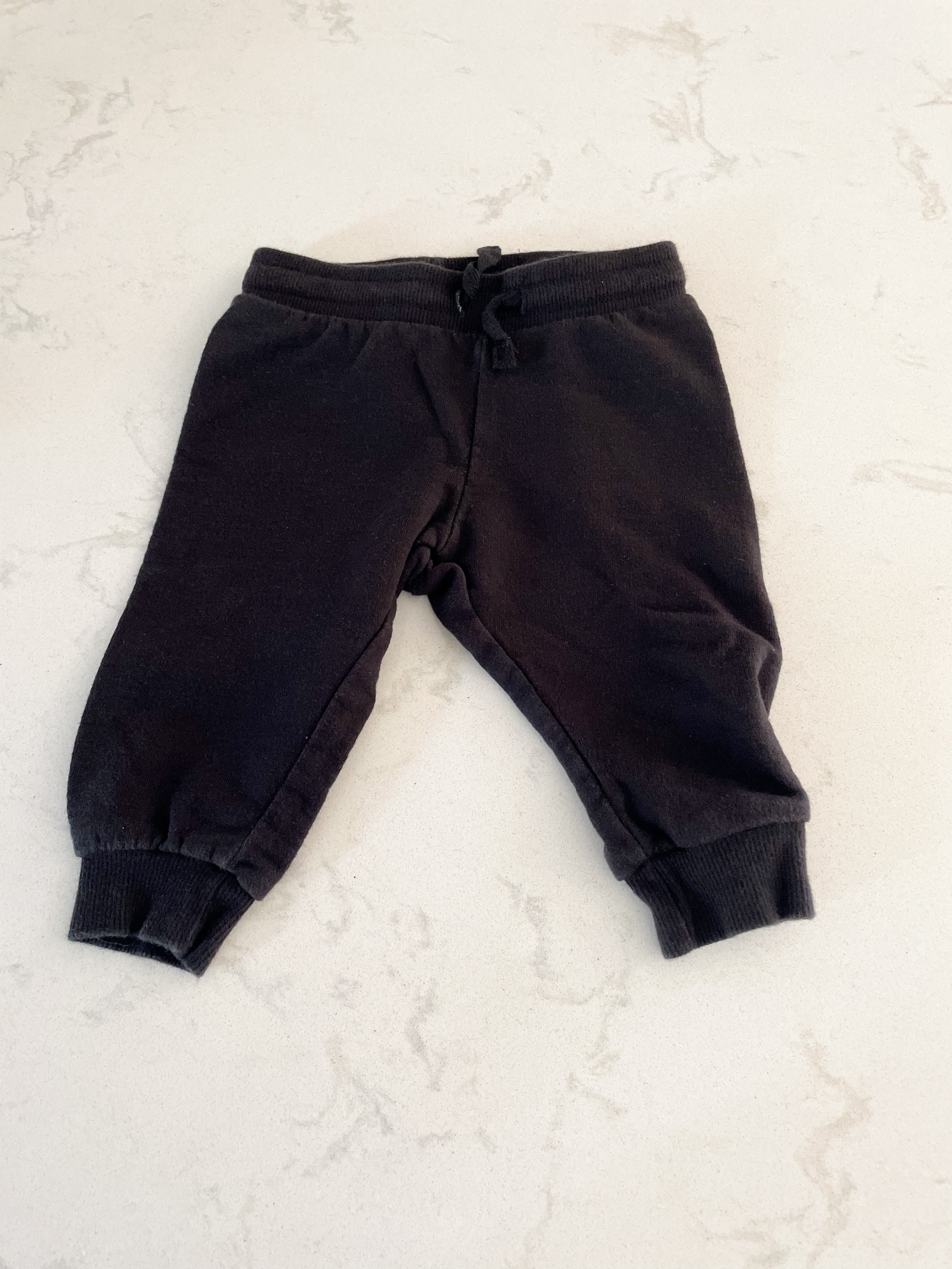 H&M-4-6m-GUC-black sweats