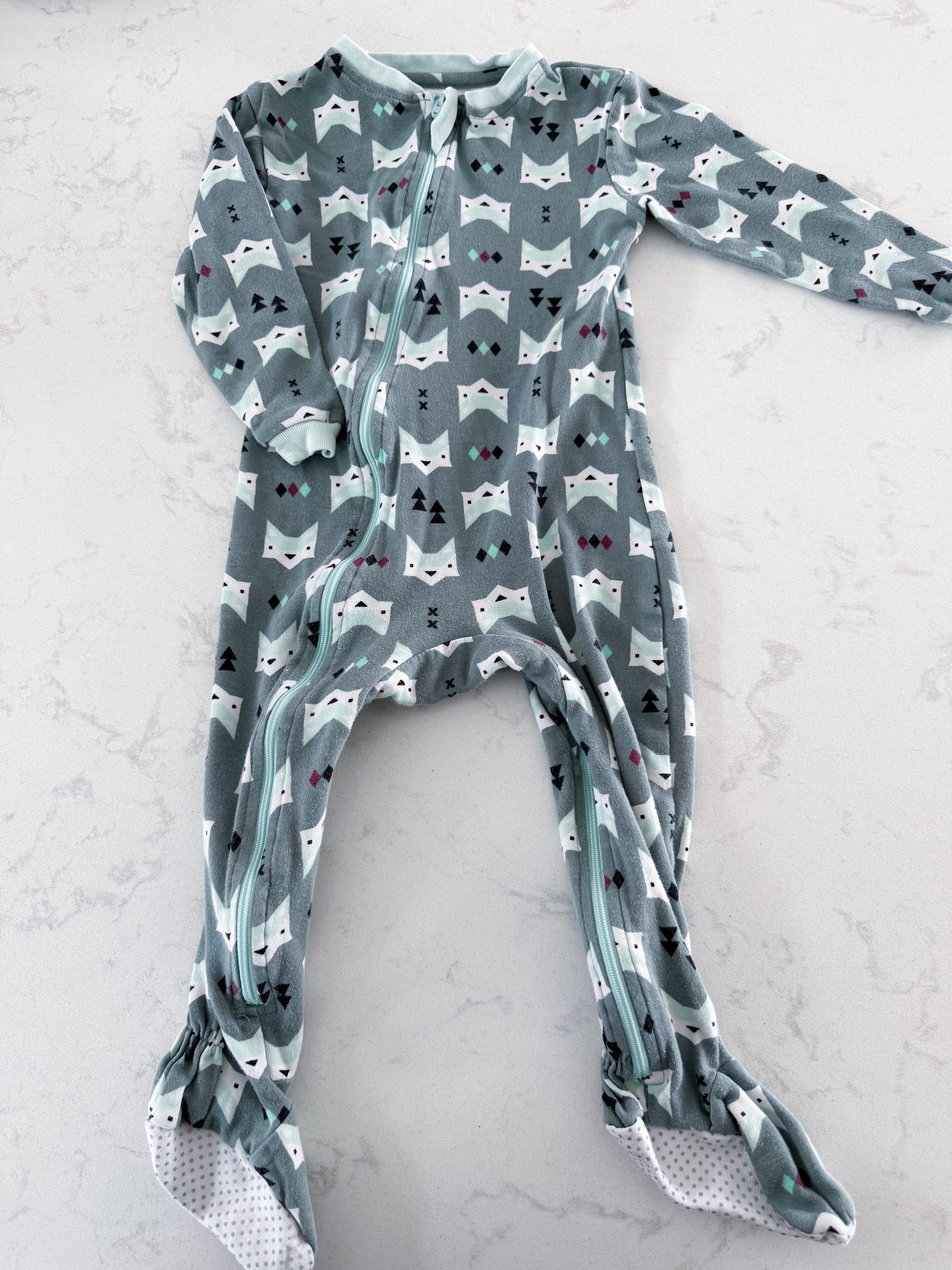 Zippy Jamz- 18-24m- GUC- green geometric fox print footie Jammies