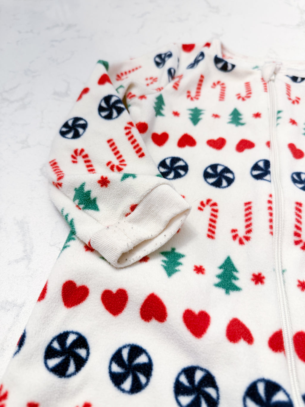 Joe Fresh- 18-24m- VGUC- cream fuzzy Christmas zip up jammies