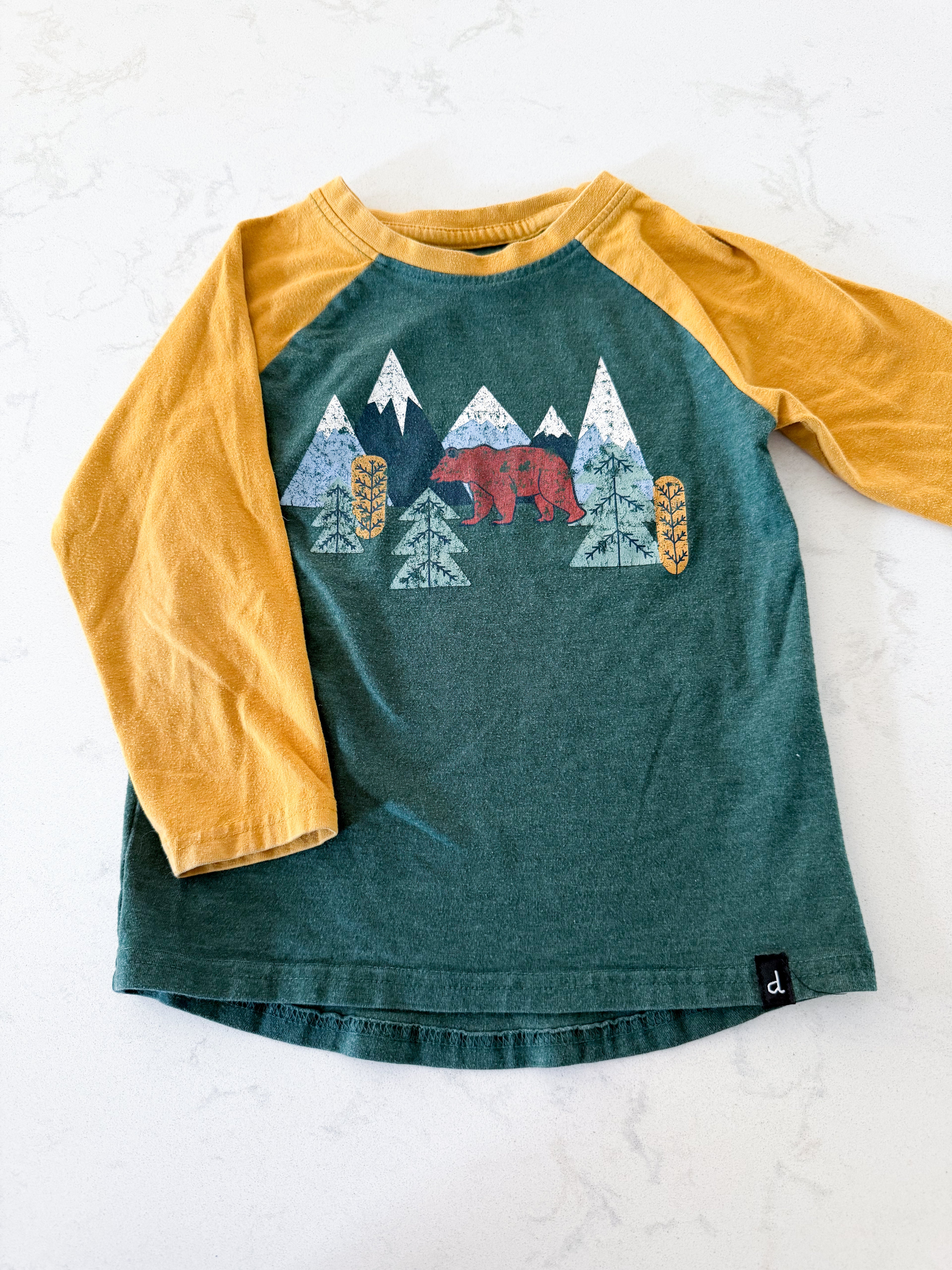 Deux par deux- 2T- GUC- yellow and green baseball tee with mountain scene