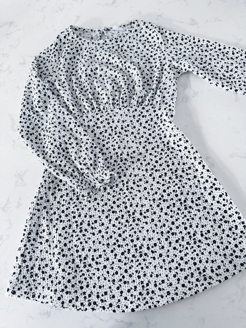 Zara- 10Y- VGUC- white dress with black polka dot patterns