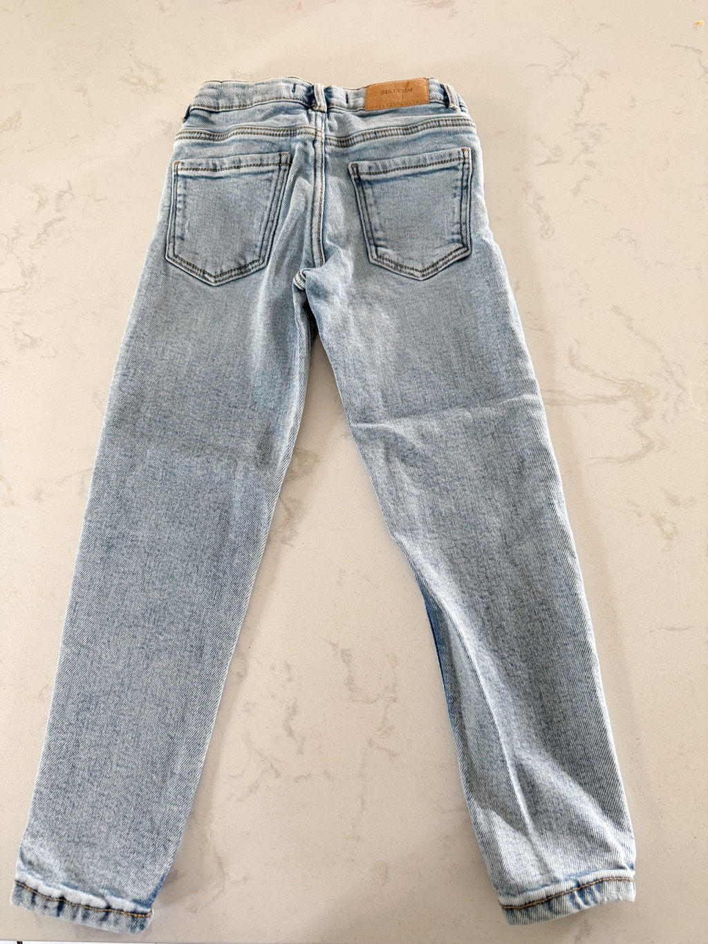 Zara- 6Y- VGUC- whitewash jeans