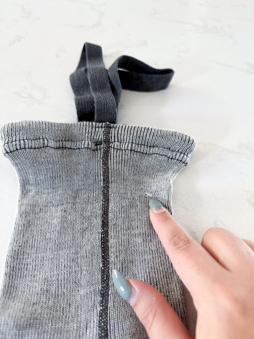 Silly Silas- 6-12m- GUC- Grey knit tights with straps