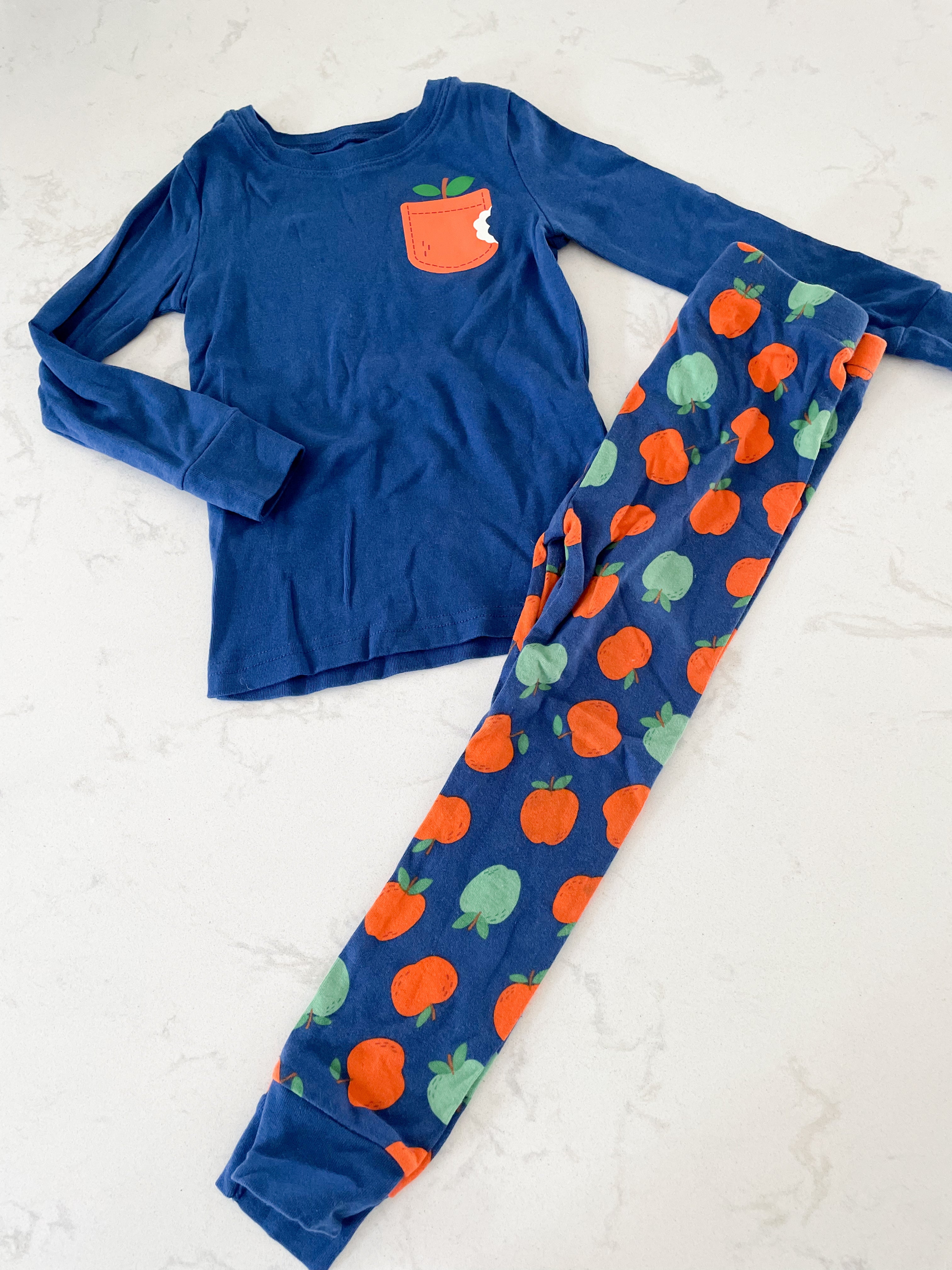 Old Navy- 4T- long sleeve pajamas with red apples
