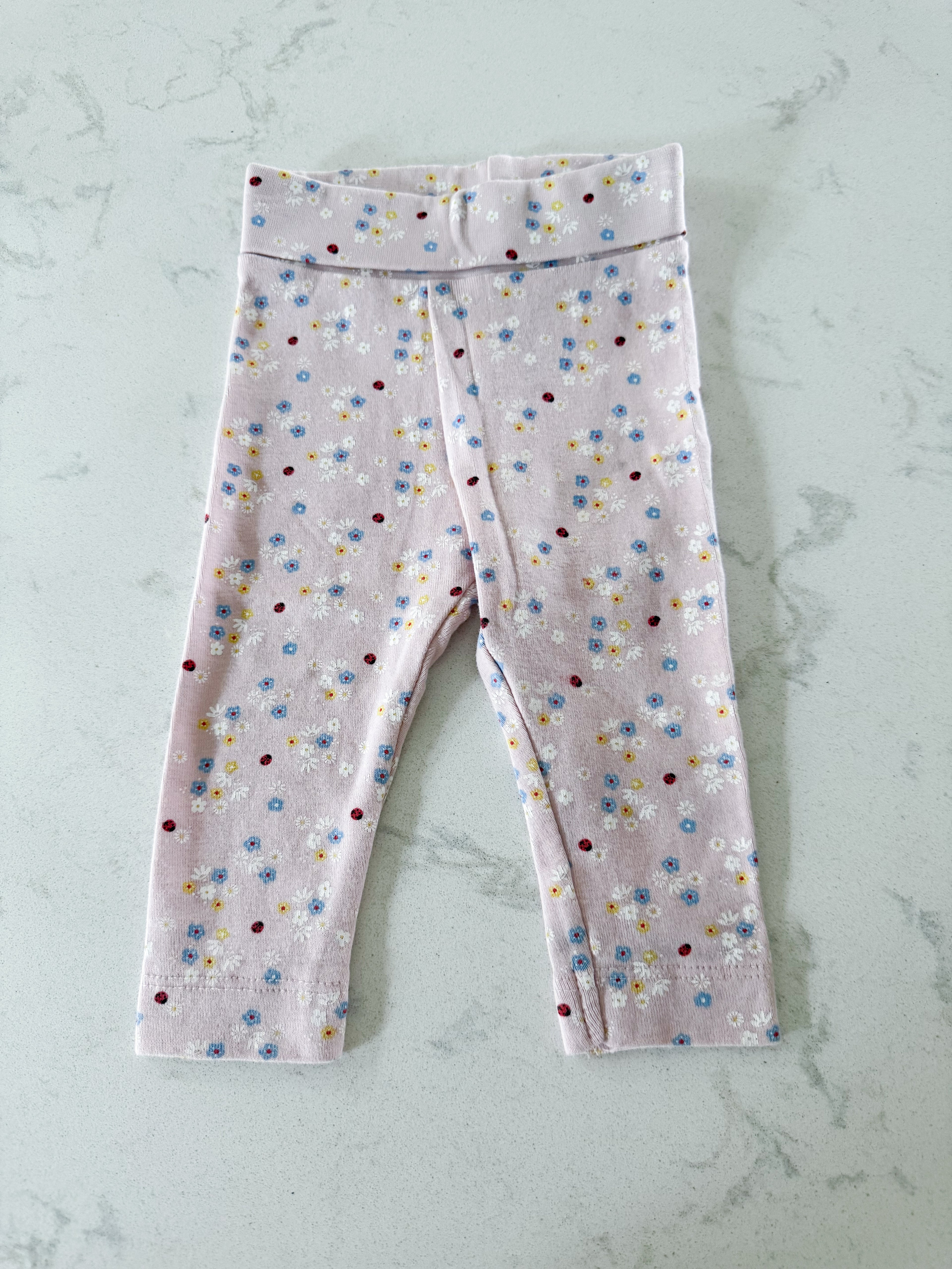 H&M- 4-6m- VGUC- light pink leggings with florals