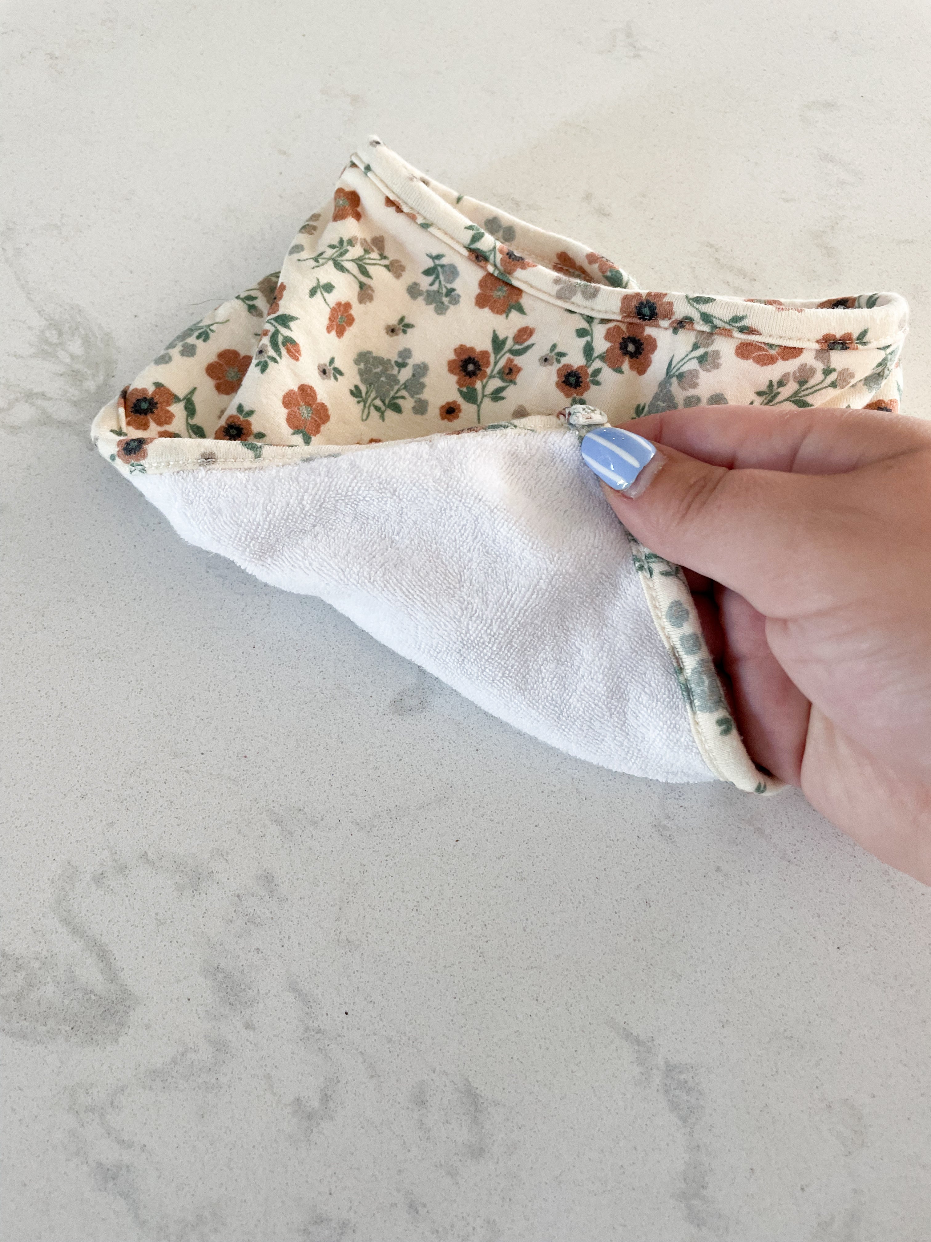 Belan.J-GUC-beige floral drool bin