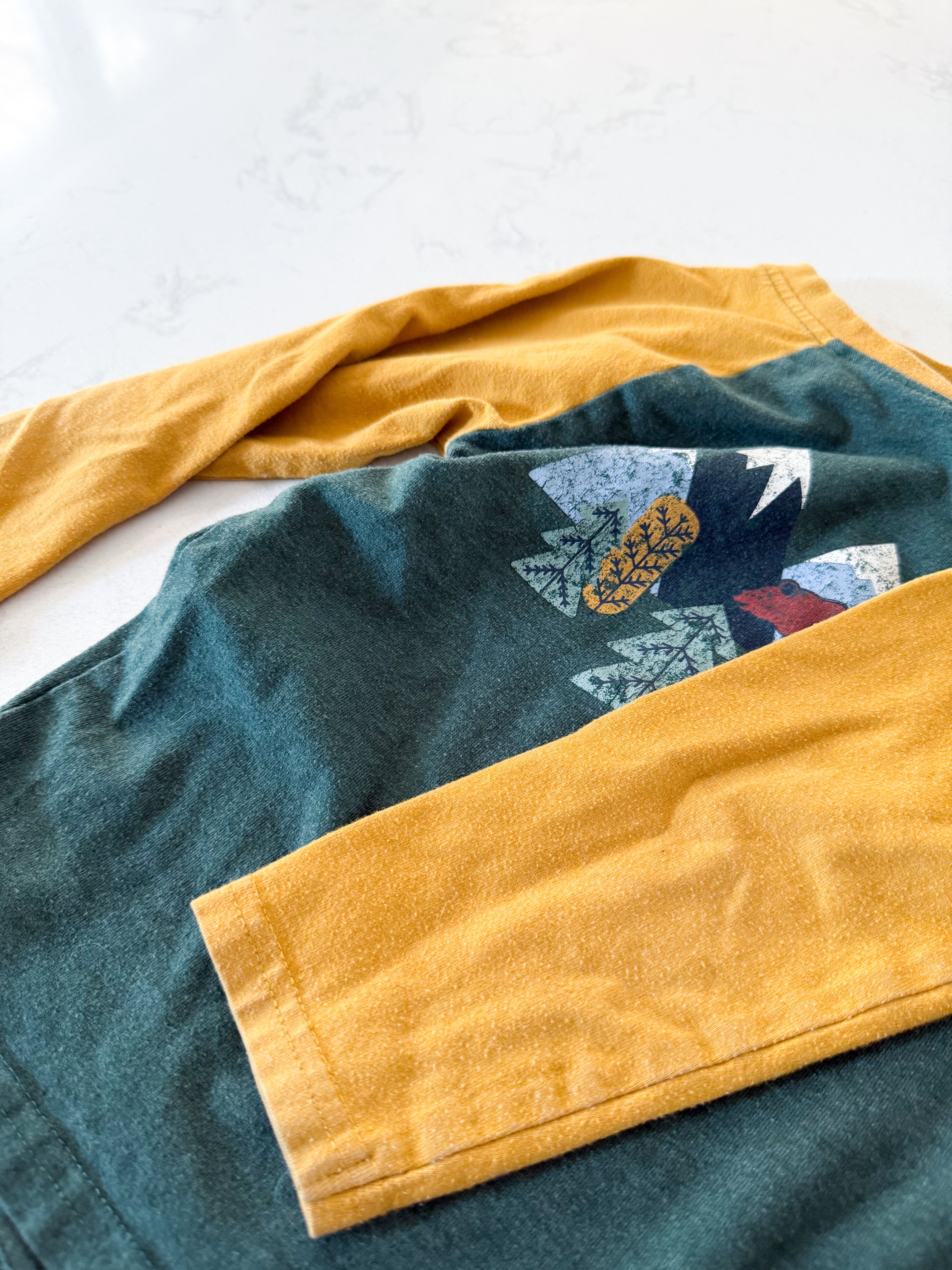 Deux par deux- 2T- GUC- yellow and green baseball tee with mountain scene