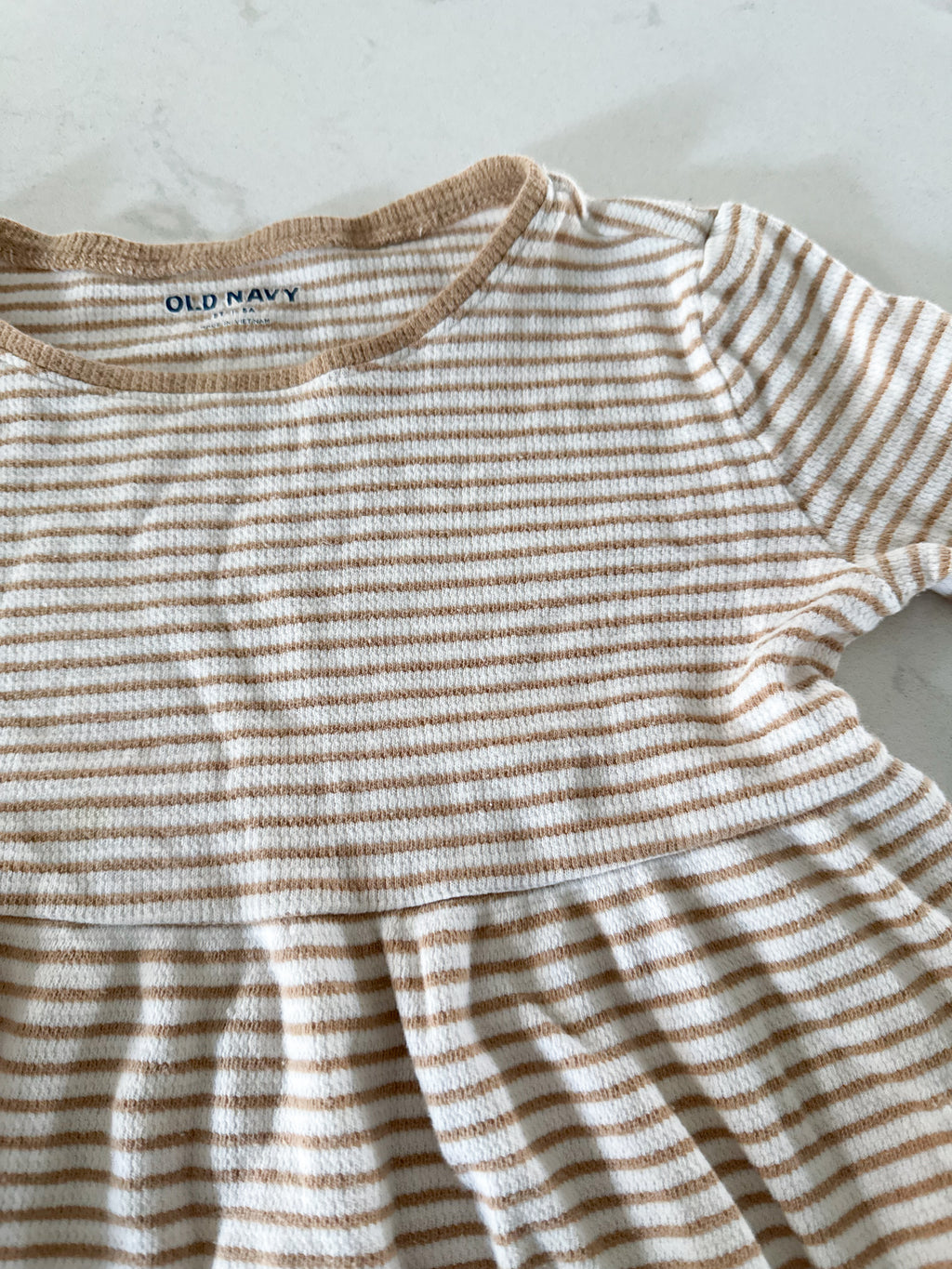Old Navy- 5T- GUC- brown and white striped long sleeve dress