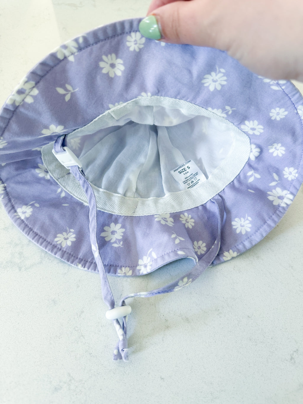 Jan and Jul- S (0-6m)- VGUC- light purple sun hat with white florals