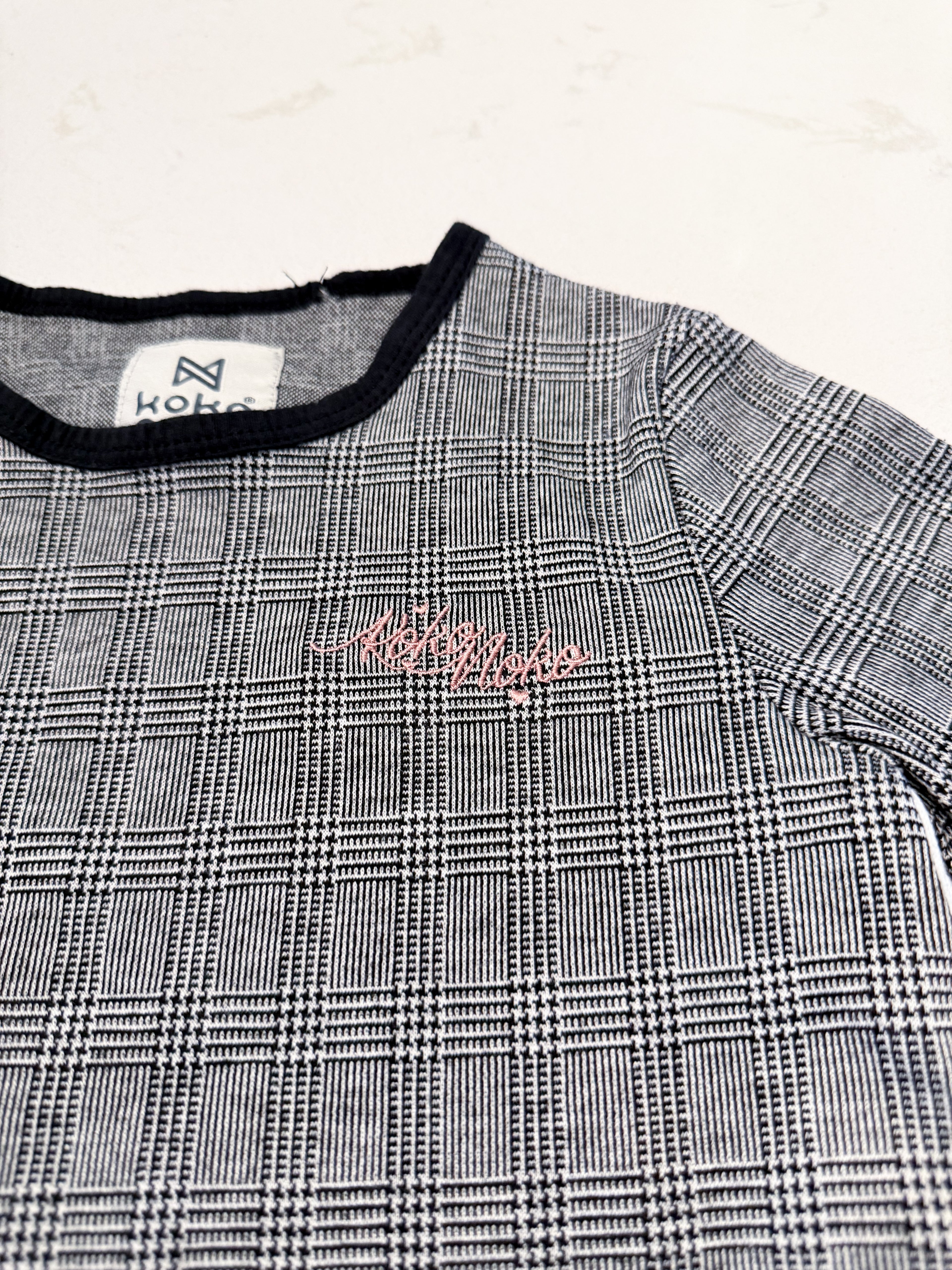 Koko Noko- 5Y- VGUC- grey plaid dress with pink and gold accents