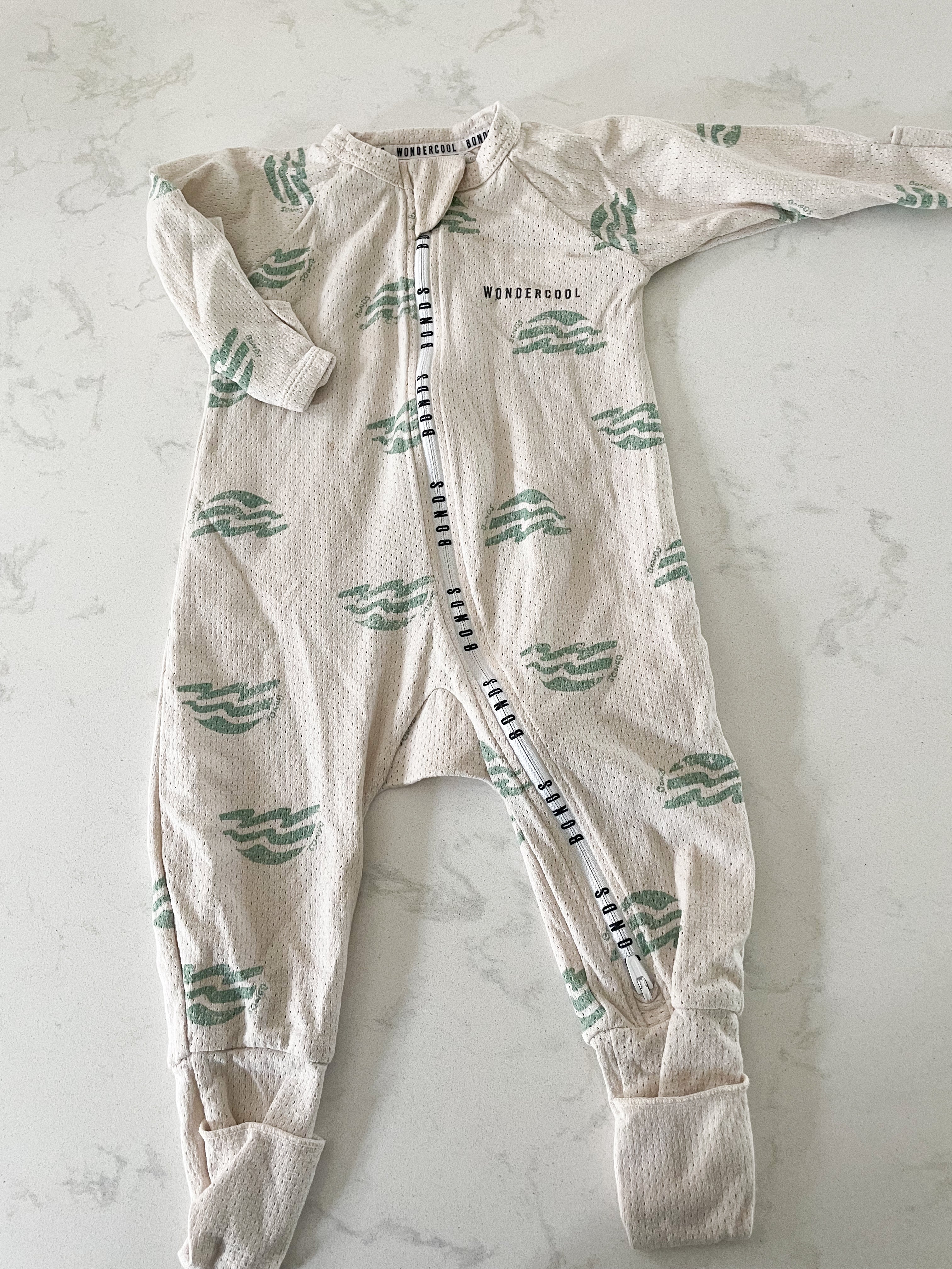 BONDS- size 000 (3-6 months)- beige wondercool jammies