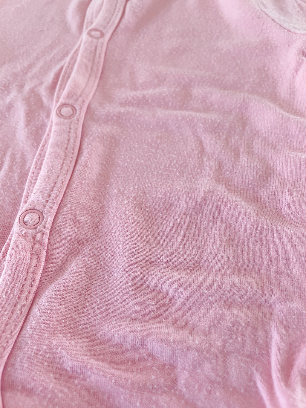 Kyte Baby- 0-3 months- pink snap footie pajamas