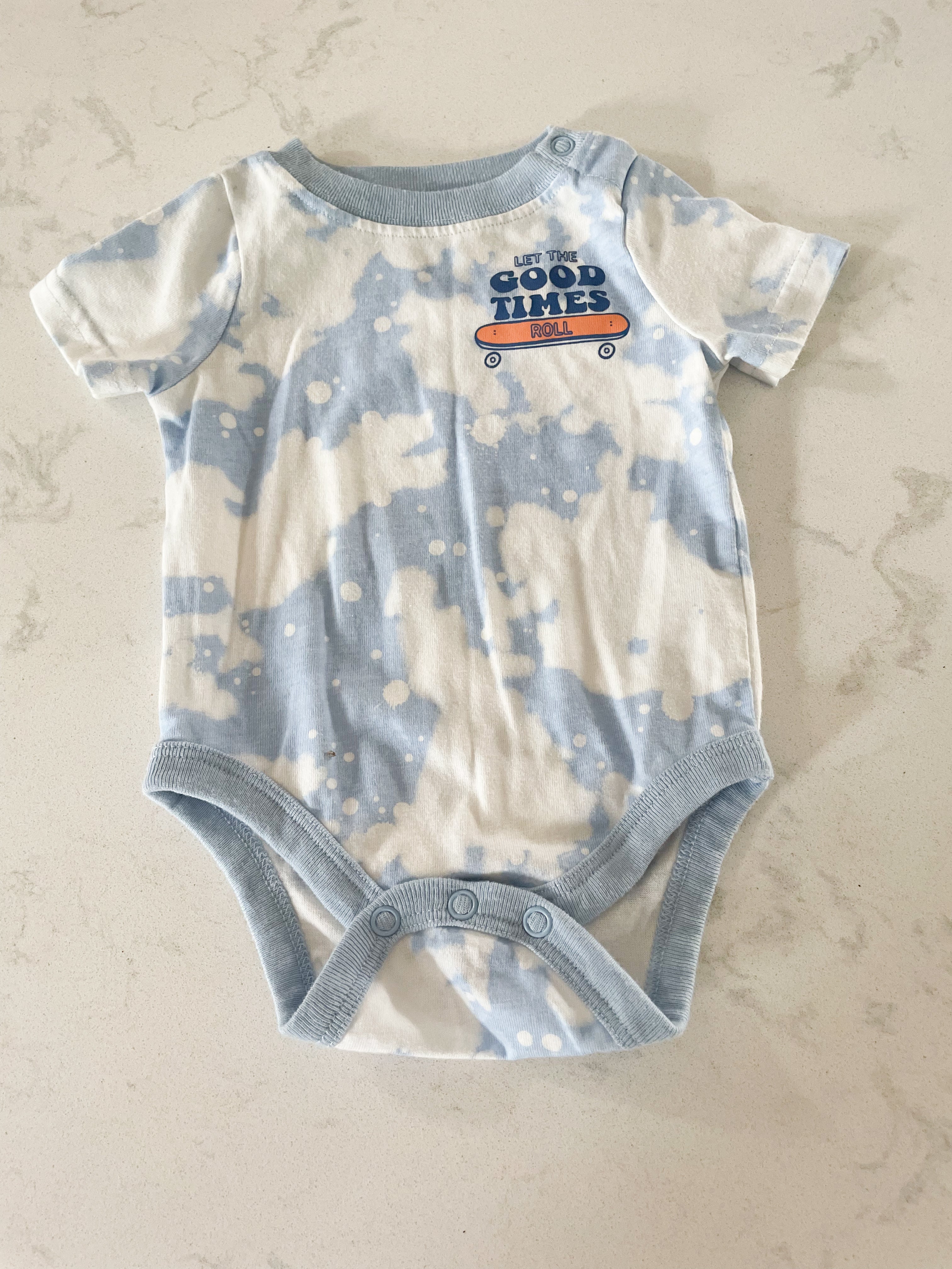Garanimals- 0-3m- white and blue team cool dinosaur bodysuit