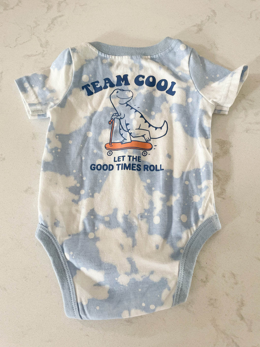 Garanimals- 0-3m- white and blue team cool dinosaur bodysuit